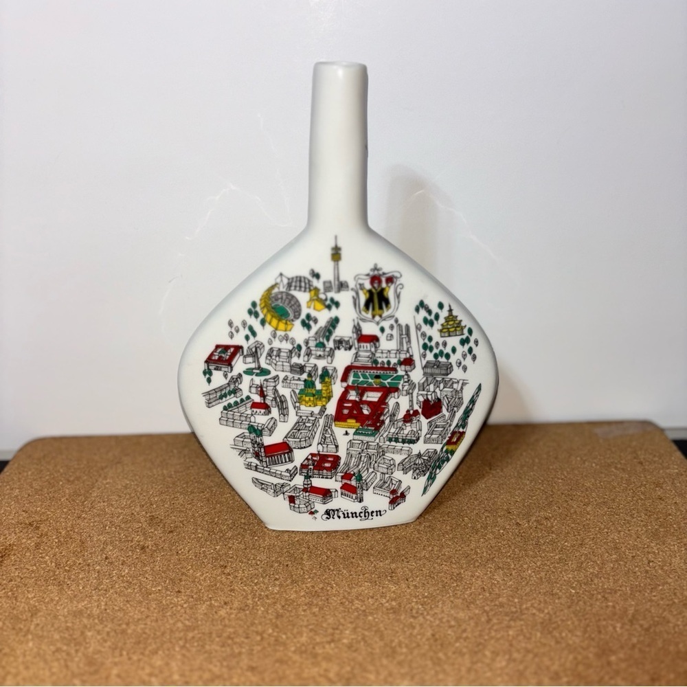 Empty Porcelain Munchen Bottle Escorial Grun Cordial Germany 375ml